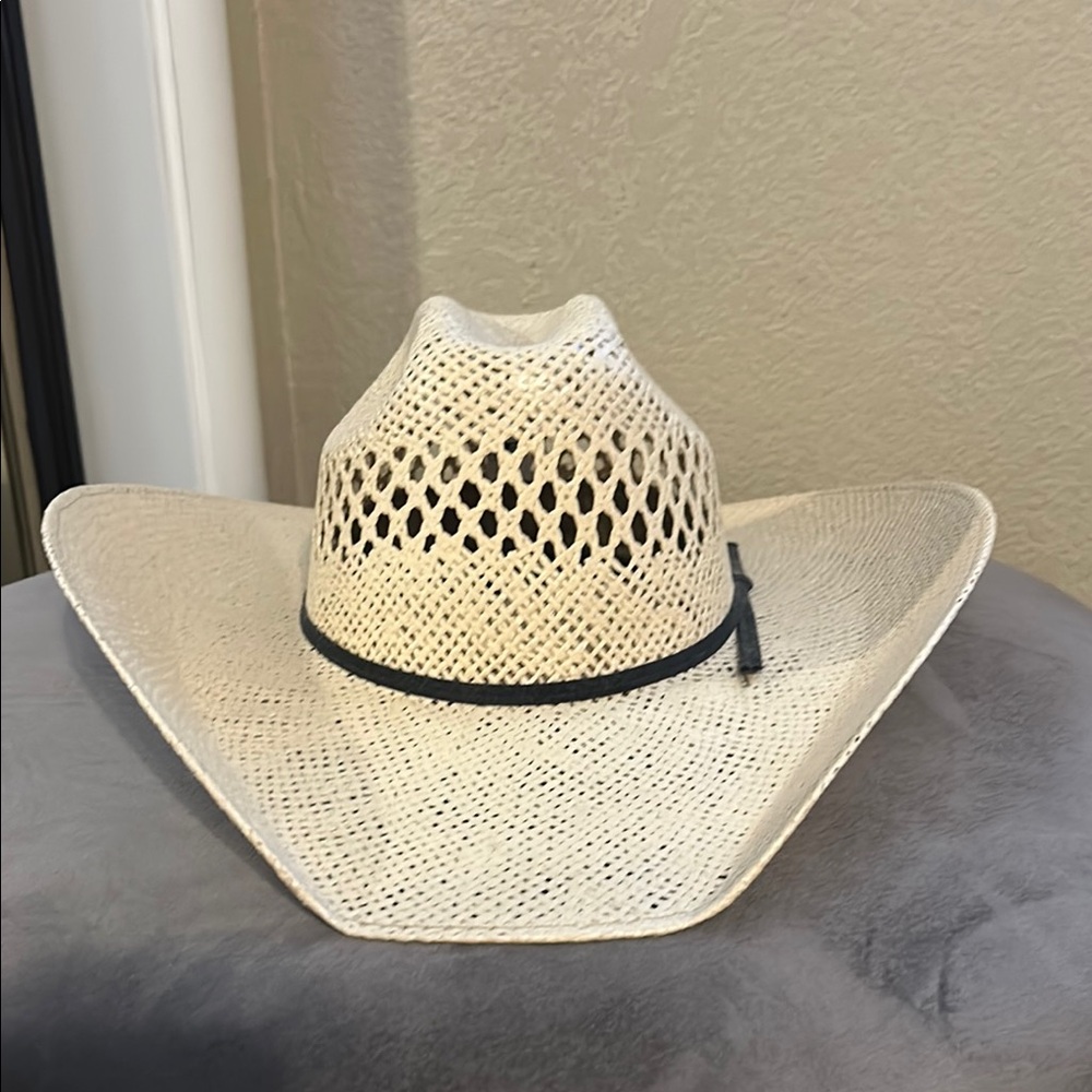 Stylish Cream Cowgirl Hat